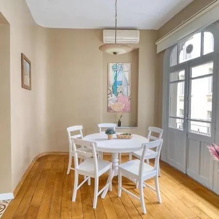 Appartement Cool Bright 2bd Cozy - Balconysea View! #261 Istanboel
