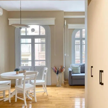 Cool Bright 2bd Cozy - Balconysea View! #261